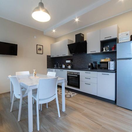 Casa Rubbo - Appartamento 'Como' Nelle Langhe Alba  Eksteriør billede