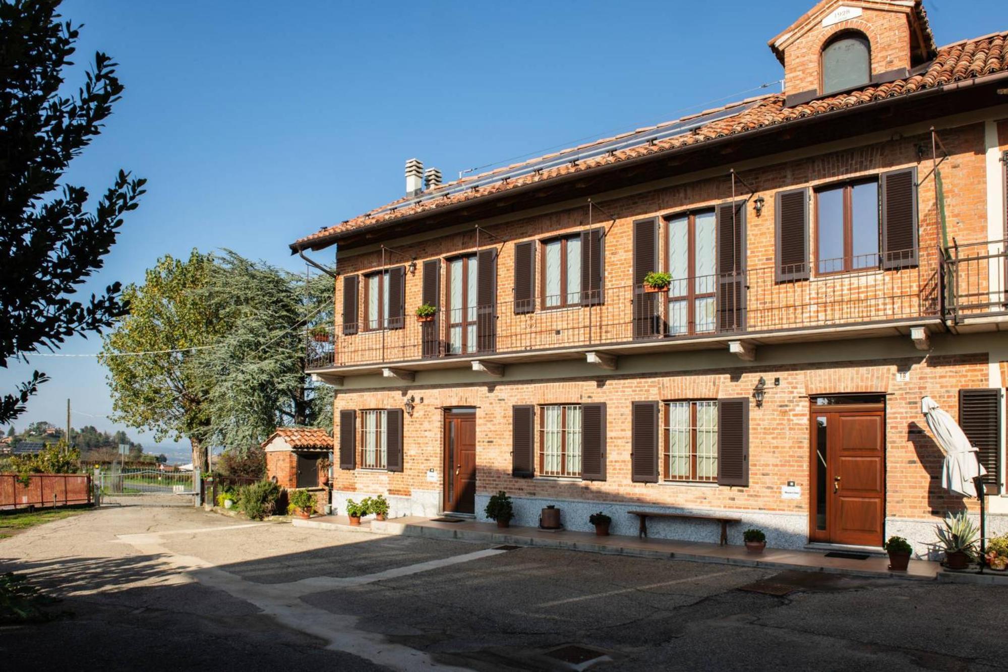 Casa Rubbo - Appartamento 'Como' Nelle Langhe Alba  Eksteriør billede