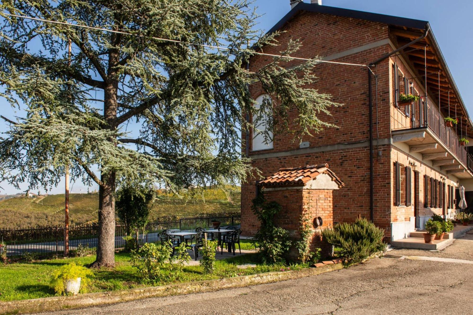 Casa Rubbo - Appartamento 'Como' Nelle Langhe Alba  Eksteriør billede