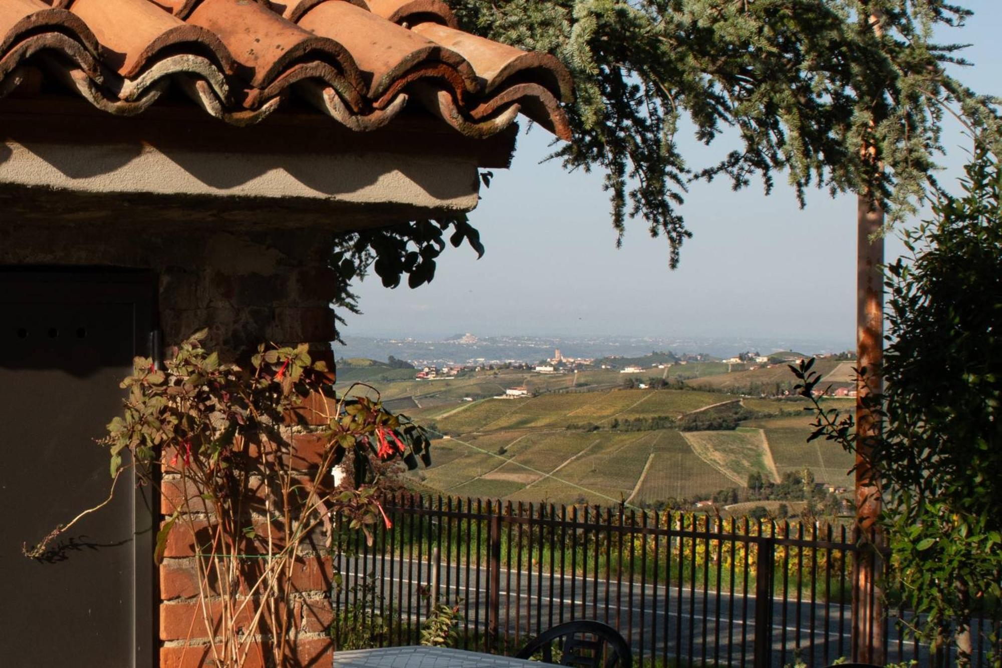 Casa Rubbo - Appartamento 'Como' Nelle Langhe Alba  Eksteriør billede