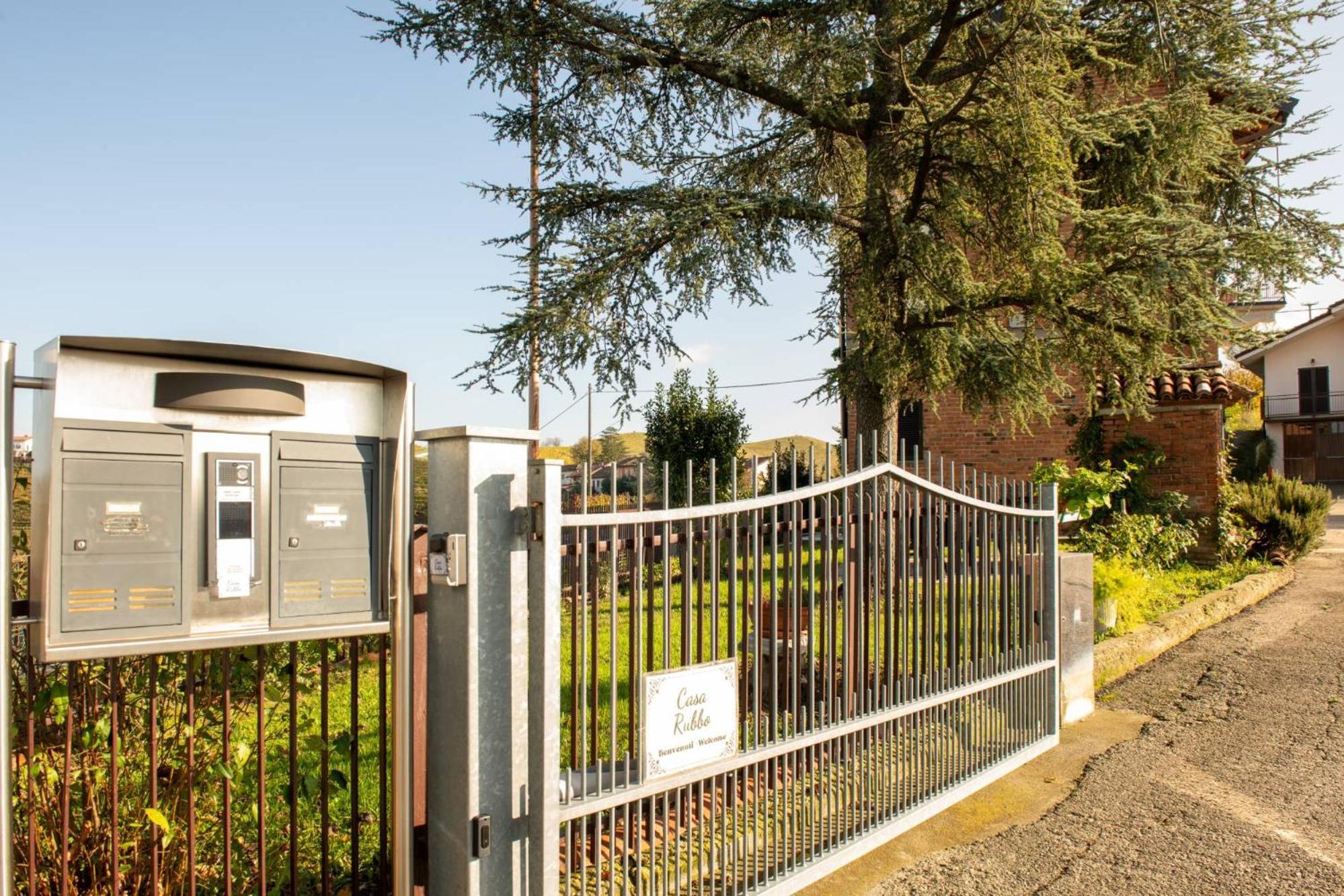 Casa Rubbo - Appartamento 'Como' Nelle Langhe Alba  Eksteriør billede